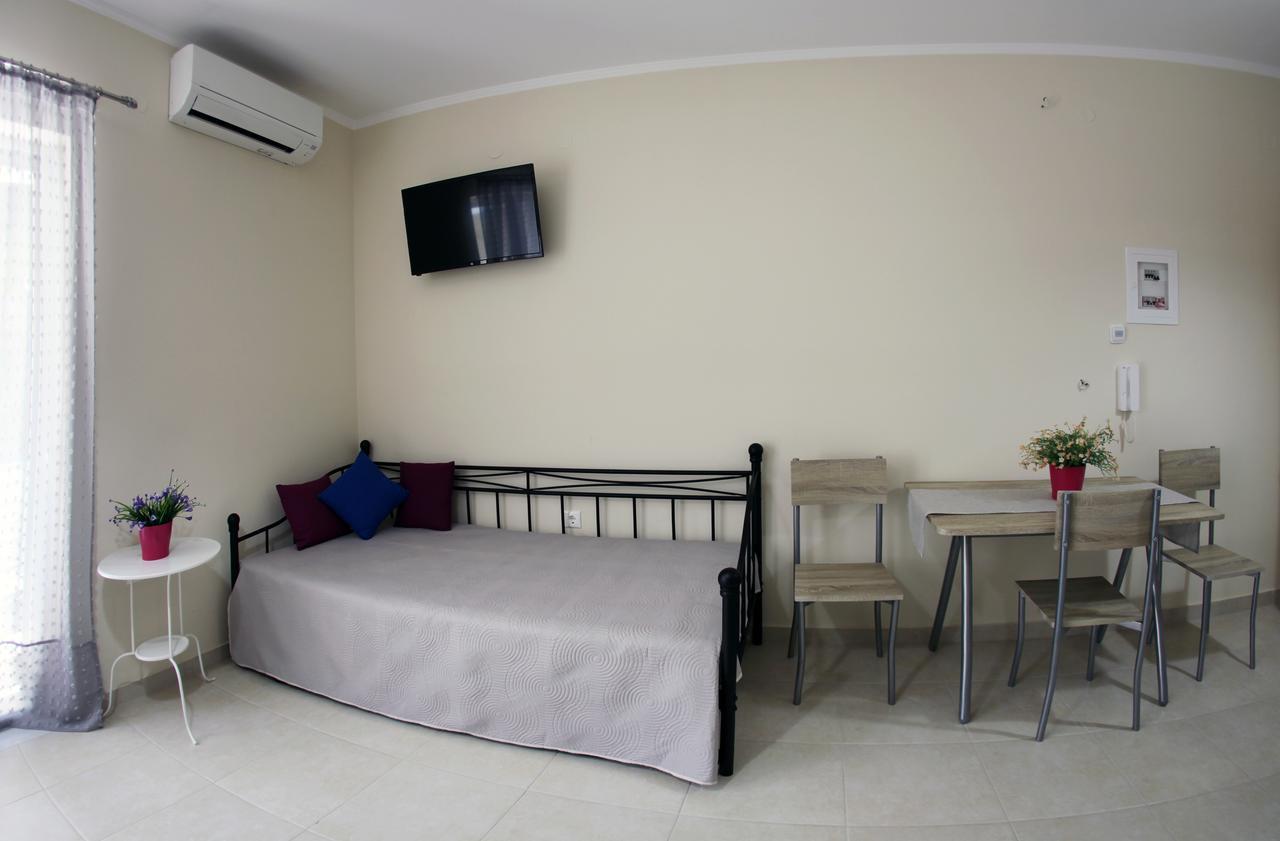 Lalezas Apartment *